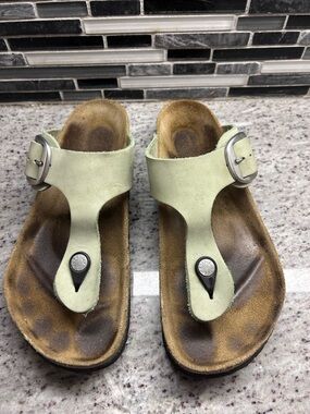 Birkenstock Beautiful Sage Green Suede Thong Sandals with Buckle size 8